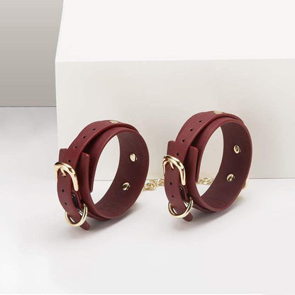 ROOMFUN Retro Red Leather Bondage Kit